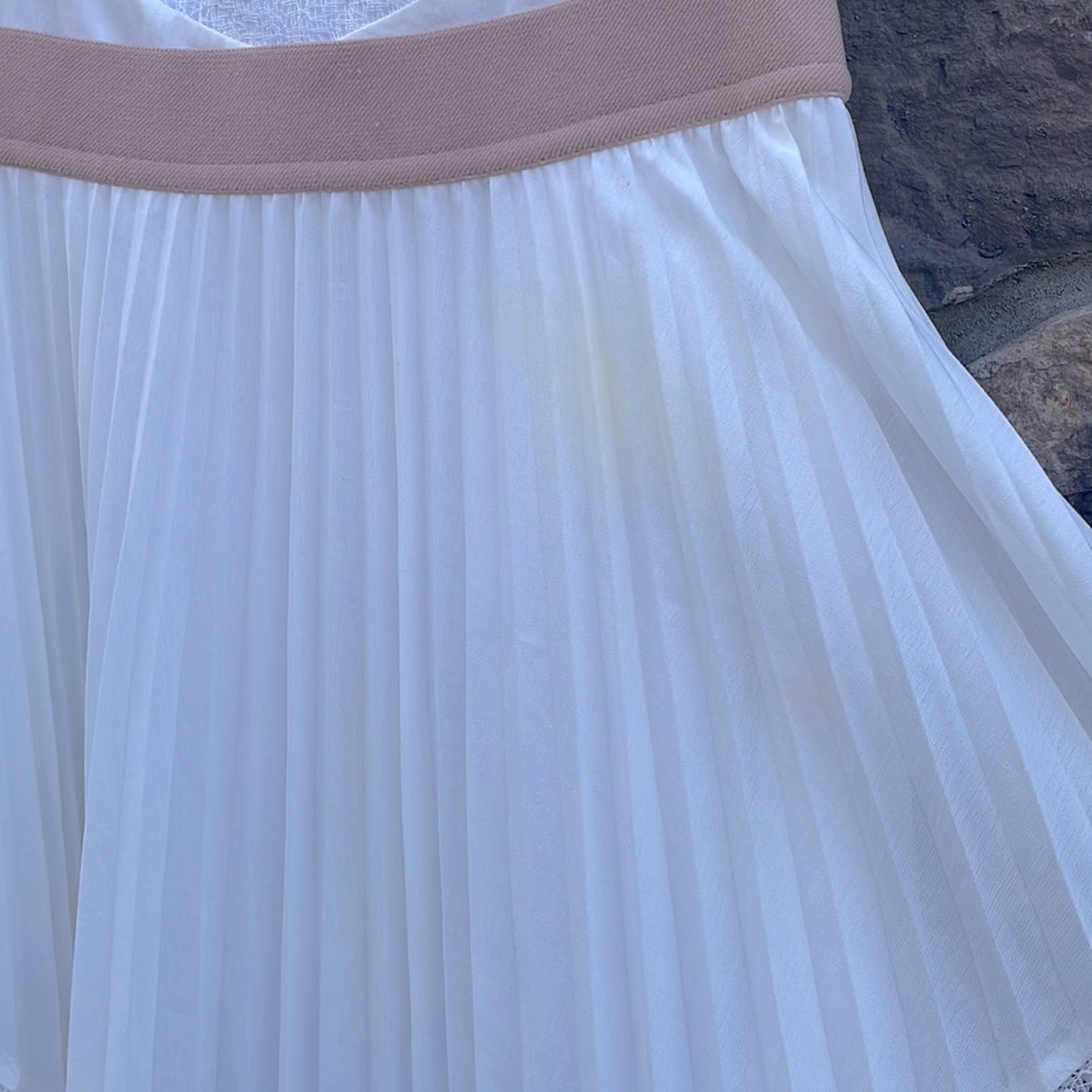 BCBG white dress with lace detail size 0 - Picture 14 of 14